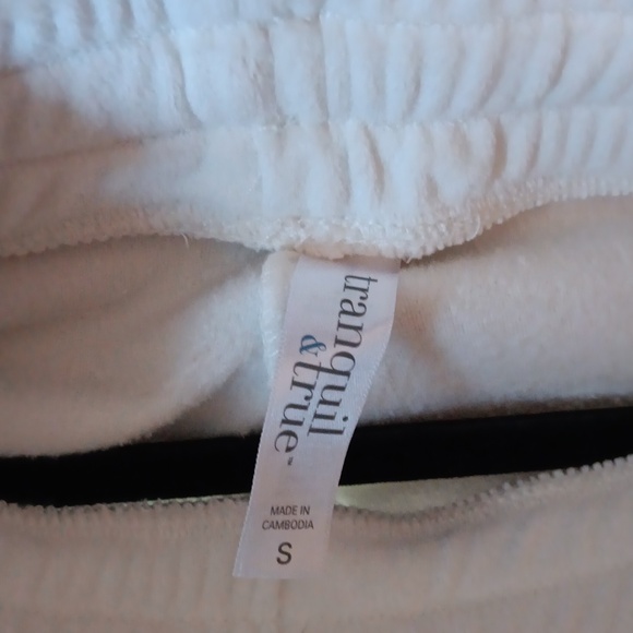 Tranquil & True Cream Color Loungewear/Pajamas V-Neck - Picture 3 of 5